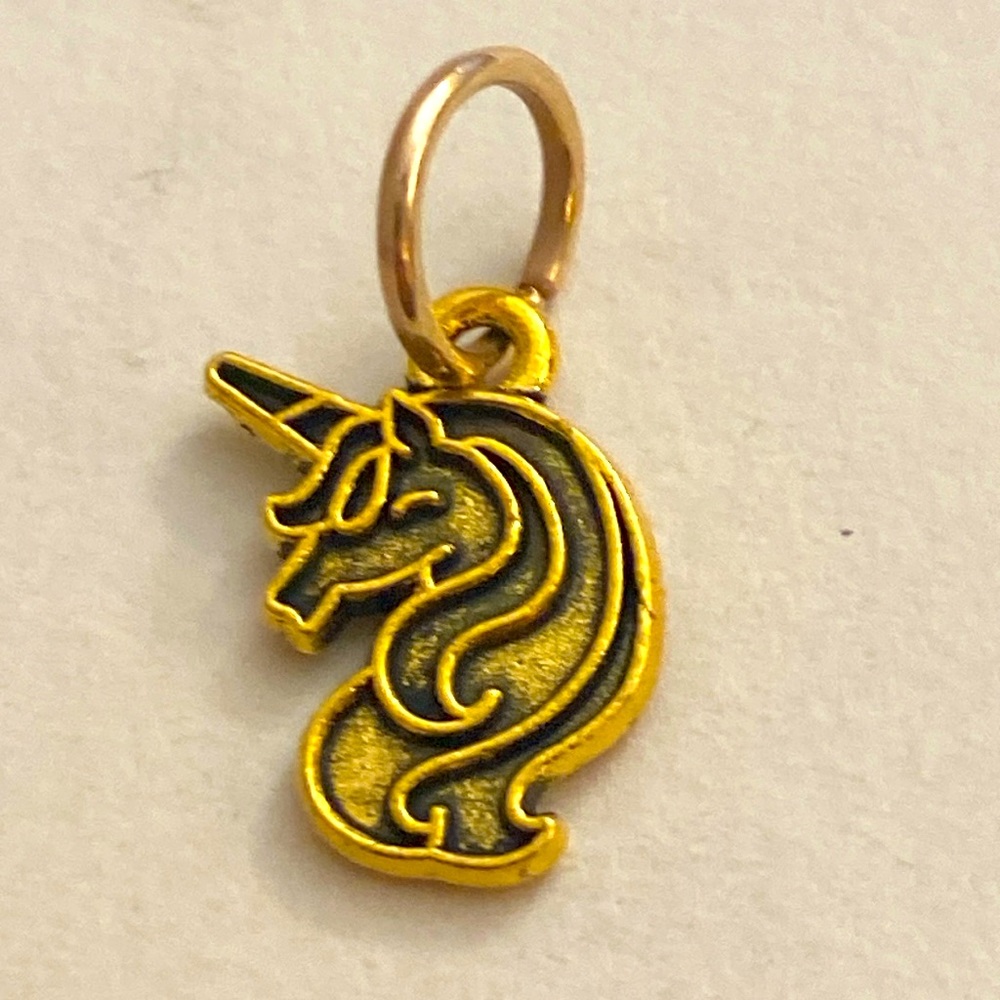 5/$10❤️❤️❤️NEW BRASS UNICORN CHARM PENDANT